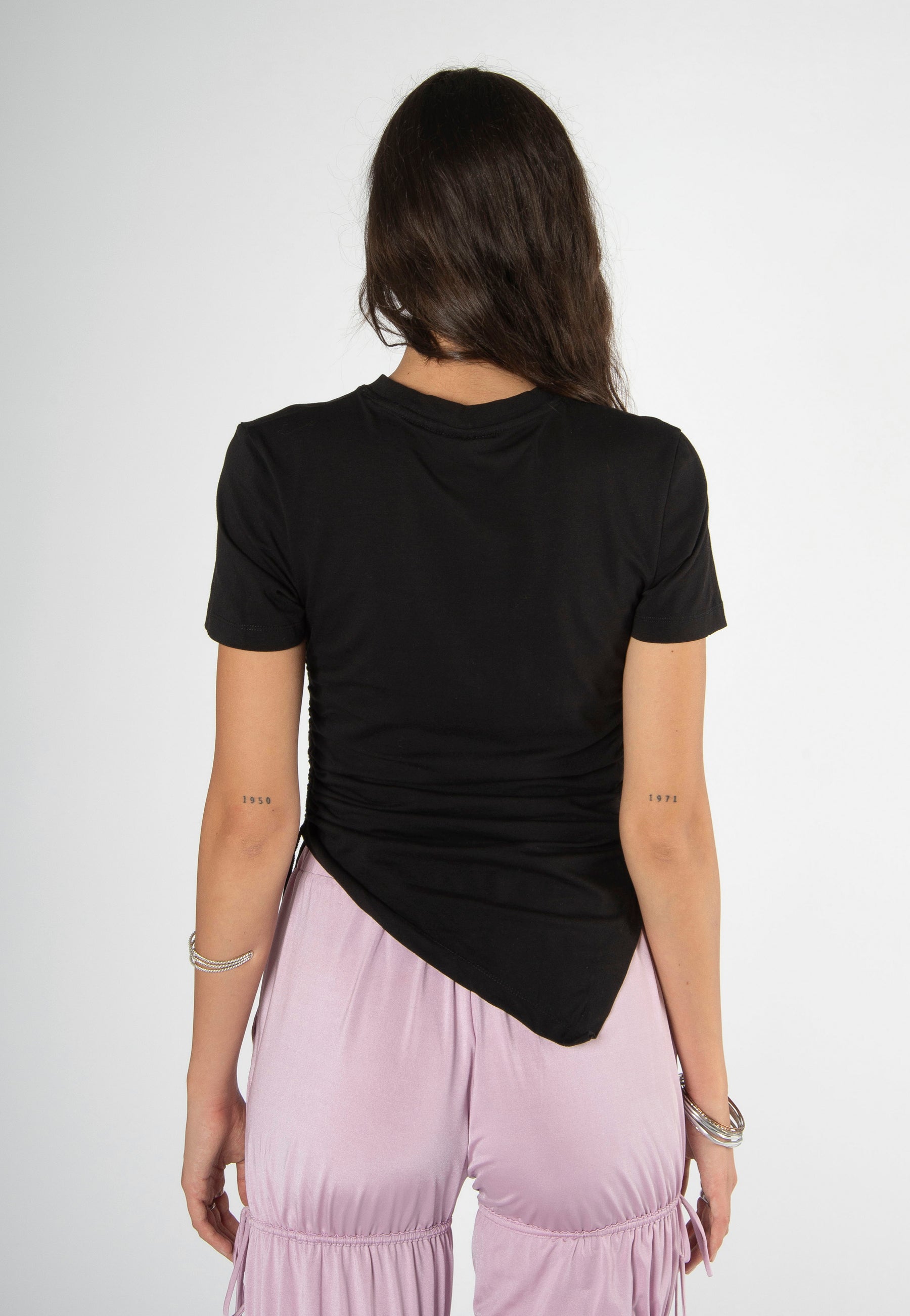 ASYMMETRIC TEE BLACK