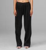 Lade das Bild in den Galerie-Viewer, PLISSÉE PANTS BLACK
